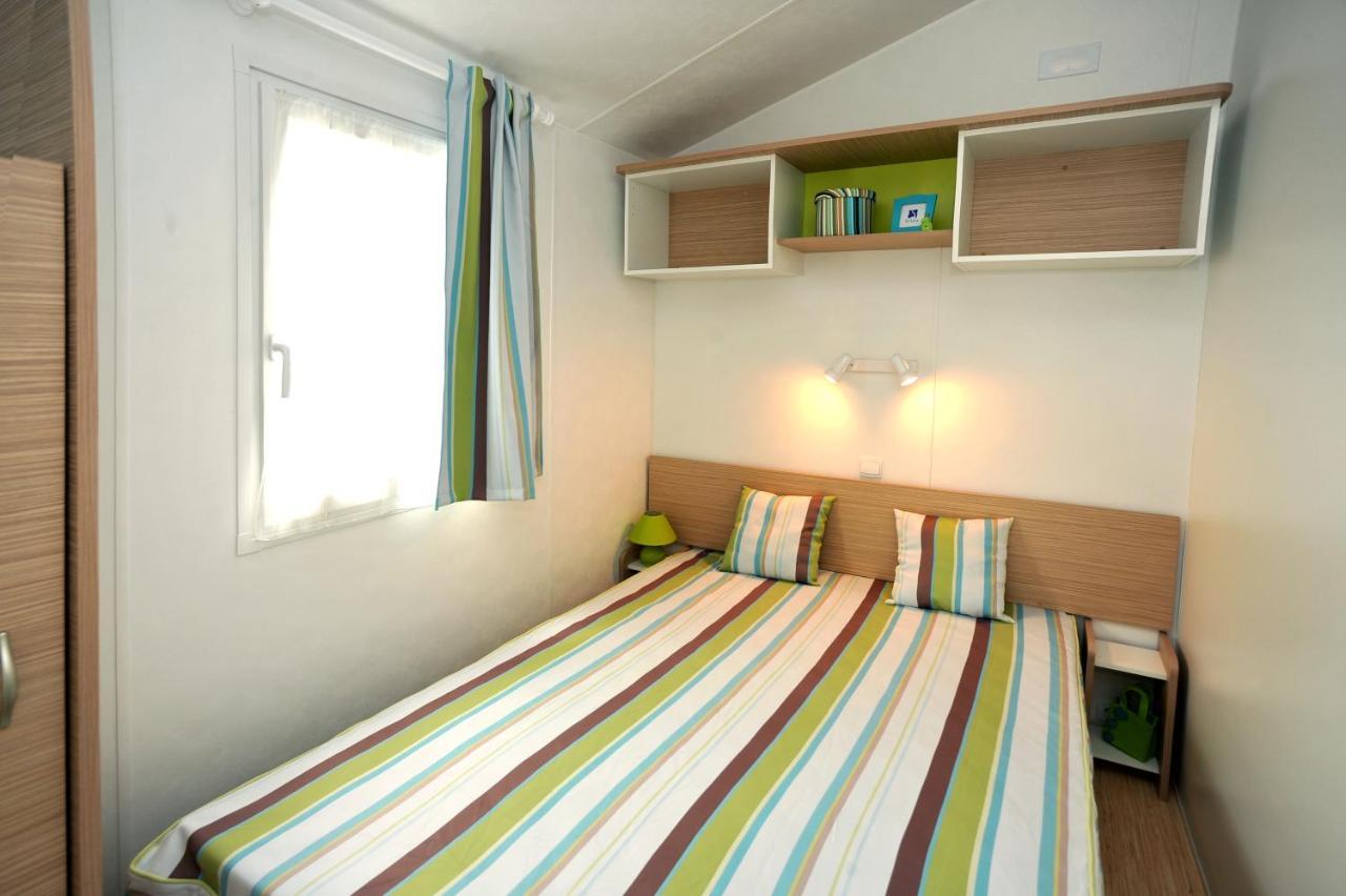 Camping Les Brillas Les Moutiers Exterior photo