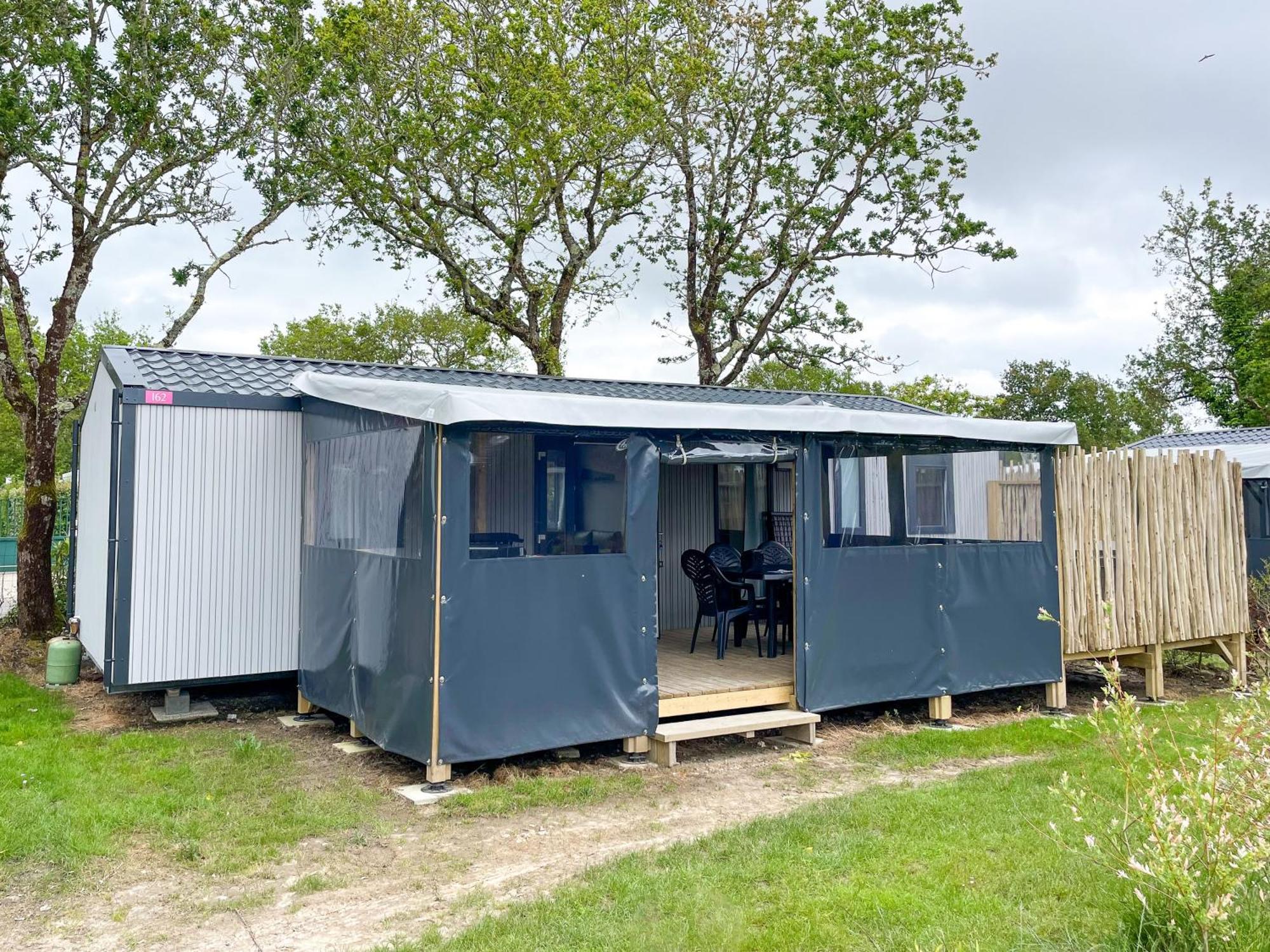 Camping Les Brillas Les Moutiers Exterior photo